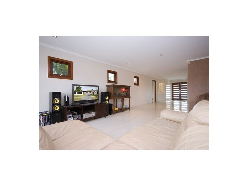 22 Merrimac Blvd, Broadbeach Waters QLD 4218