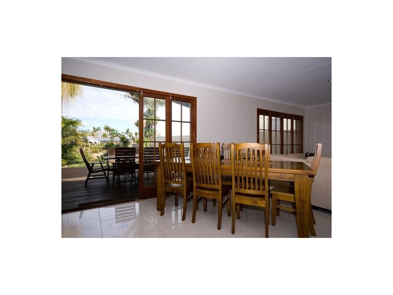 22 Merrimac Blvd, Broadbeach Waters QLD 4218