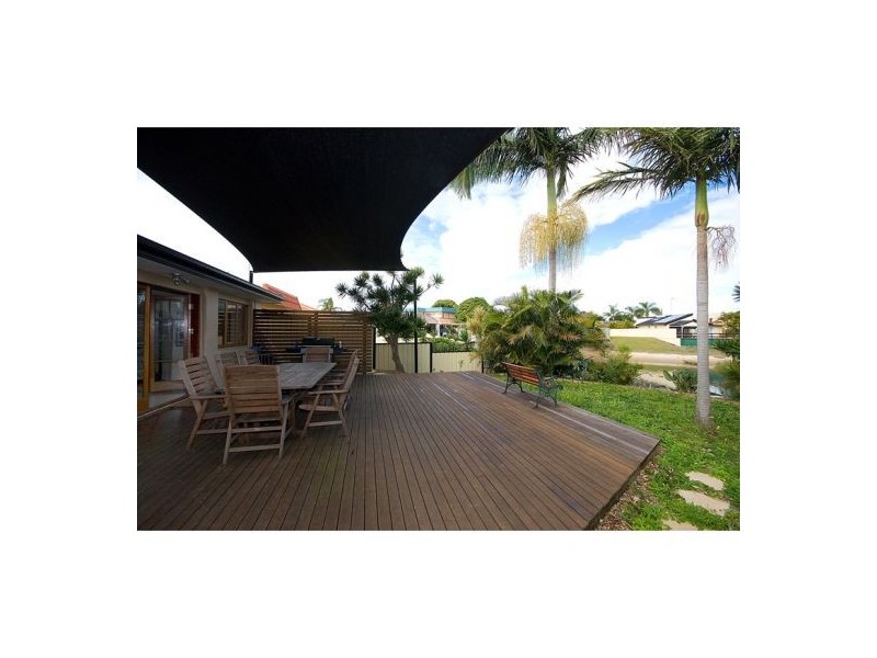 22 Merrimac Blvd, Broadbeach Waters QLD 4218