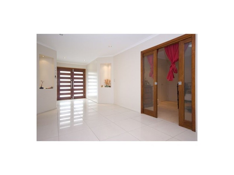 22 Merrimac Blvd, Broadbeach Waters QLD 4218