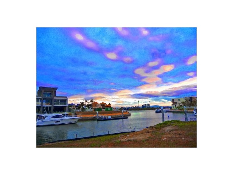 Sovereign Islands QLD 4216