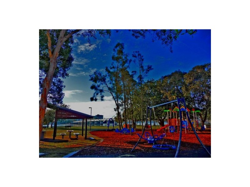 Sovereign Islands QLD 4216