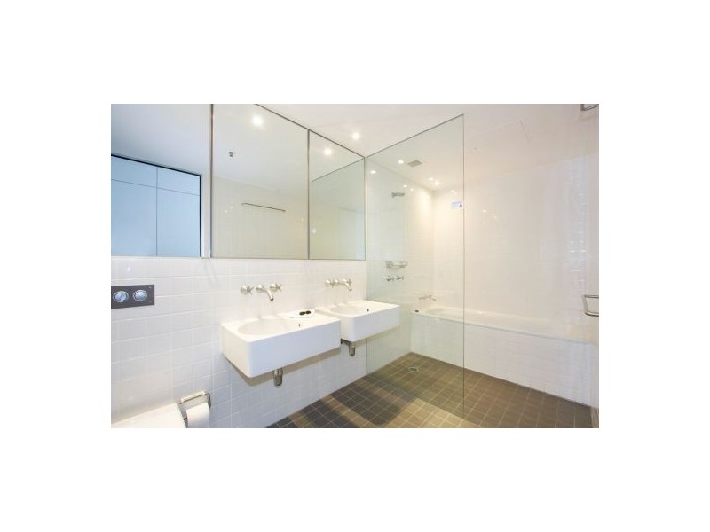 2004/159 Old Burleigh Road, Broadbeach QLD 4218