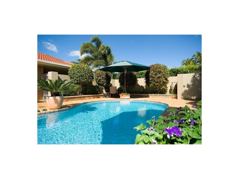 40 Cayman Drive, Clear Island Waters QLD 4226