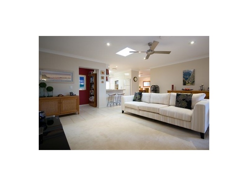 40 Cayman Drive, Clear Island Waters QLD 4226