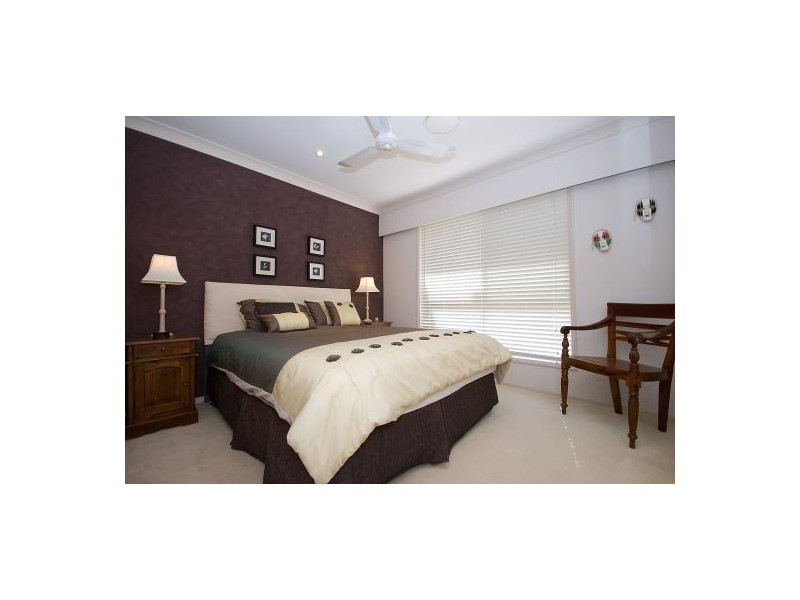 40 Cayman Drive, Clear Island Waters QLD 4226