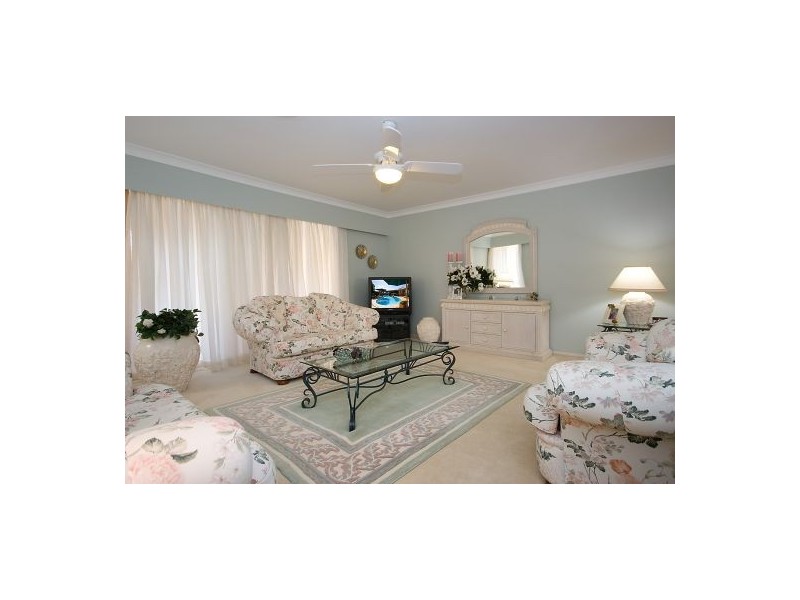 40 Cayman Drive, Clear Island Waters QLD 4226
