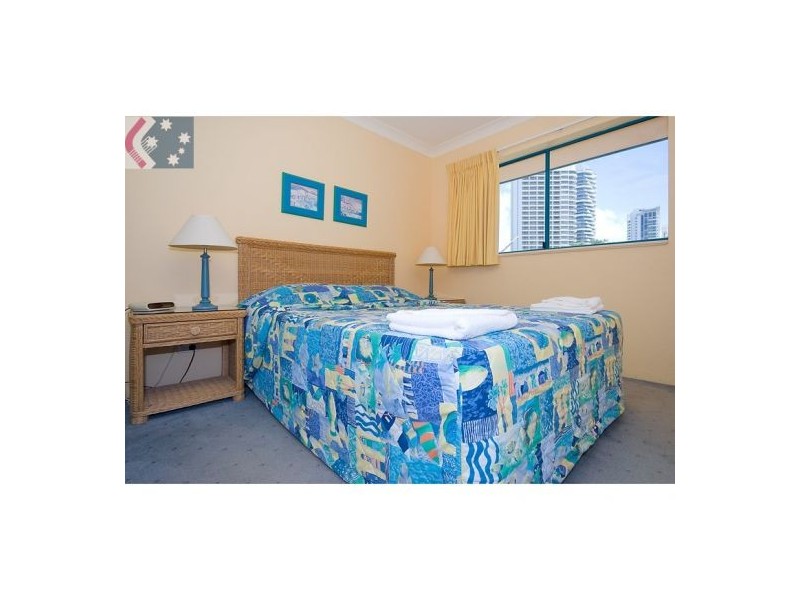 11 Philip Avenue, Broadbeach QLD 4218