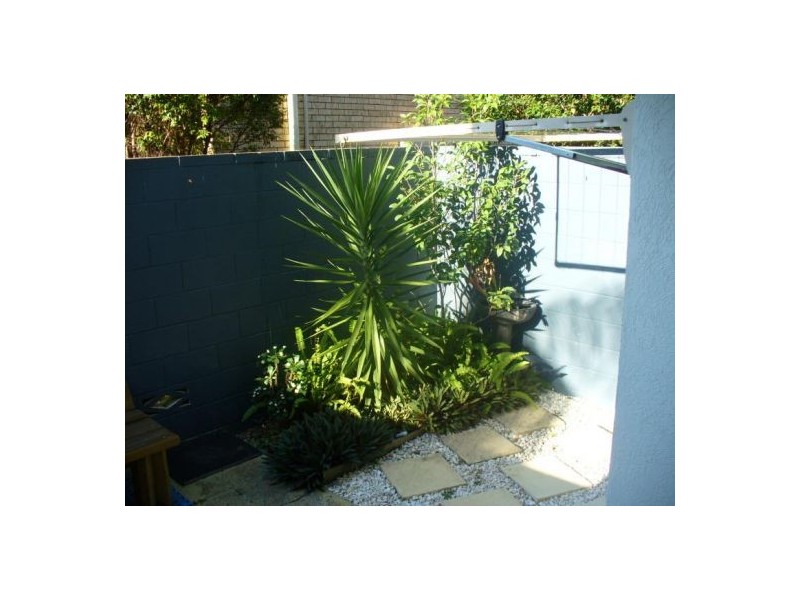 2-2/5 Aquila Court, Mermaid Waters QLD 4218