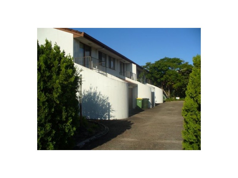 2-2/5 Aquila Court, Mermaid Waters QLD 4218