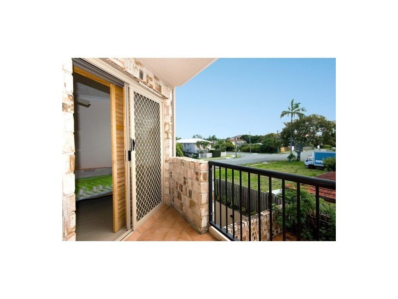 4 parneno, Chevron Island QLD 4217