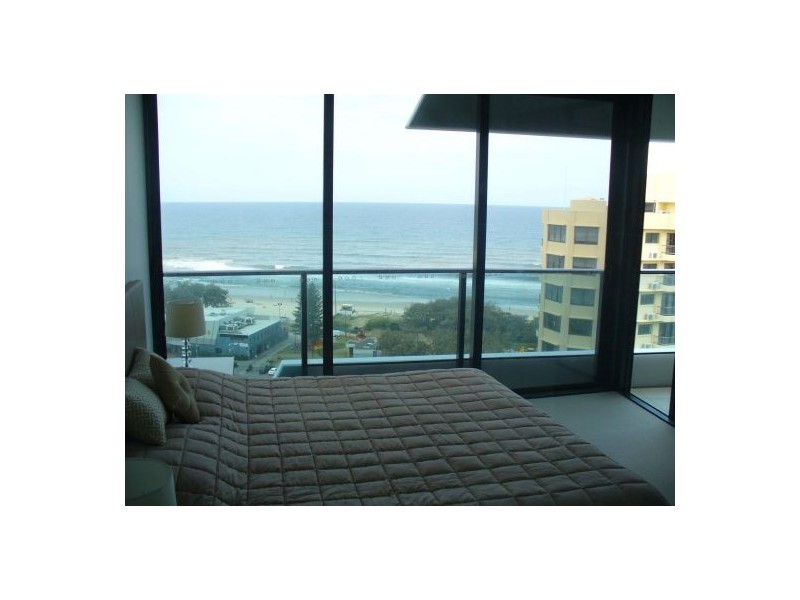 14/8 Charles Avenue, Broadbeach QLD 4218