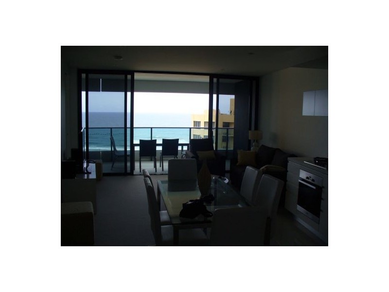 14/8 Charles Avenue, Broadbeach QLD 4218