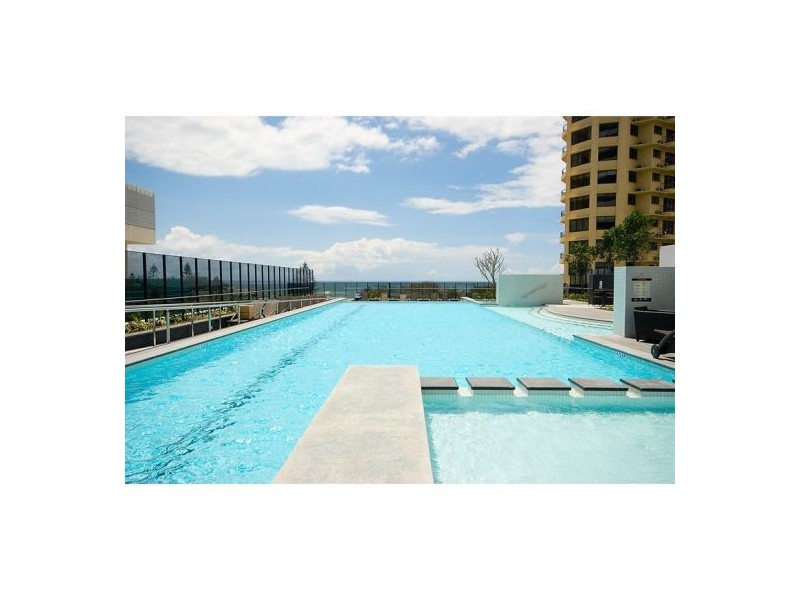 14/8 Charles Avenue, Broadbeach QLD 4218