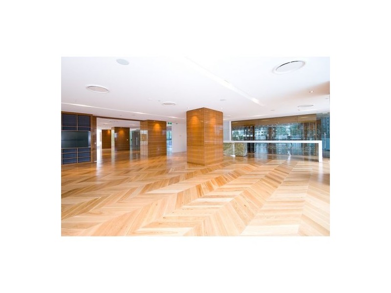 21/8 Charles Avenue, Broadbeach QLD 4218