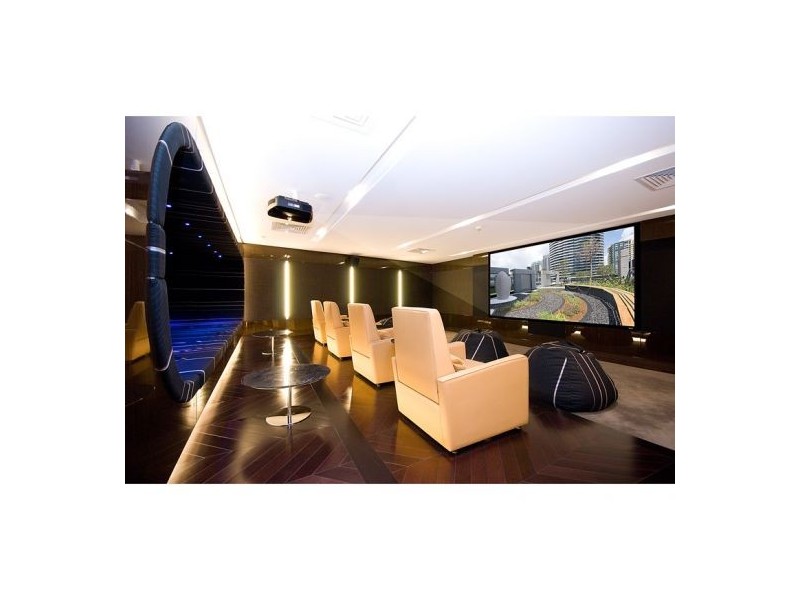 21/8 Charles Avenue, Broadbeach QLD 4218