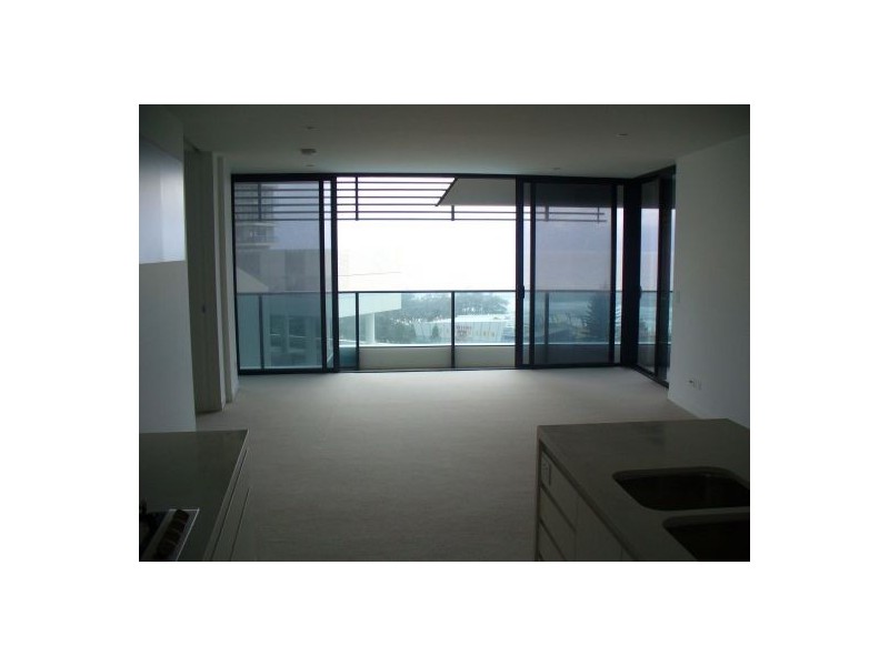 9/8 Charles Avenue, Broadbeach QLD 4218