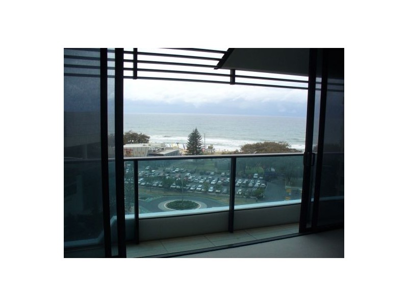 9/8 Charles Avenue, Broadbeach QLD 4218