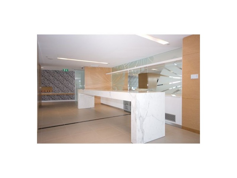 9/8 Charles Avenue, Broadbeach QLD 4218