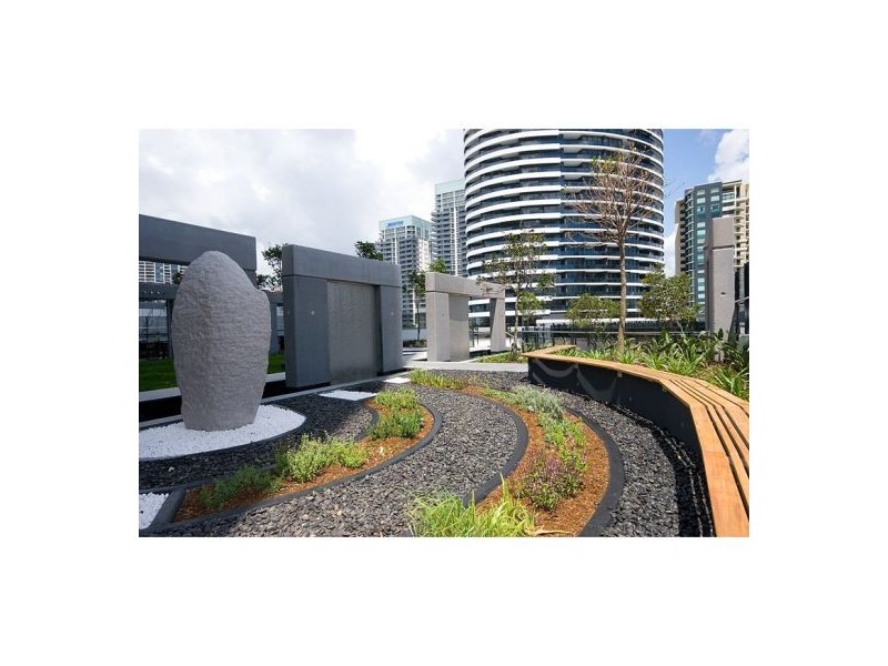 9/8 Charles Avenue, Broadbeach QLD 4218