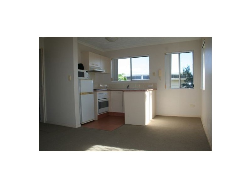 4 Adori Street, Chevron Island QLD 4217