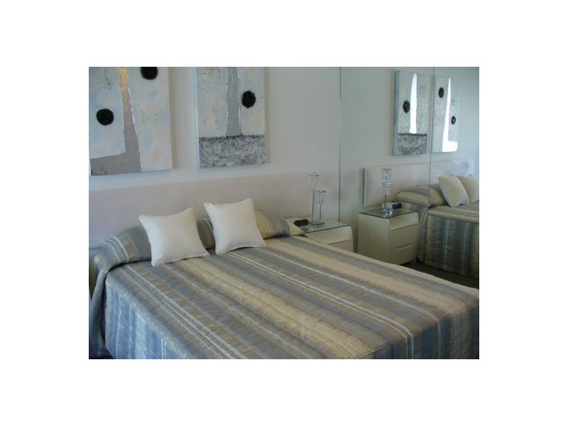 1 Charles Avenue, Broadbeach QLD 4218