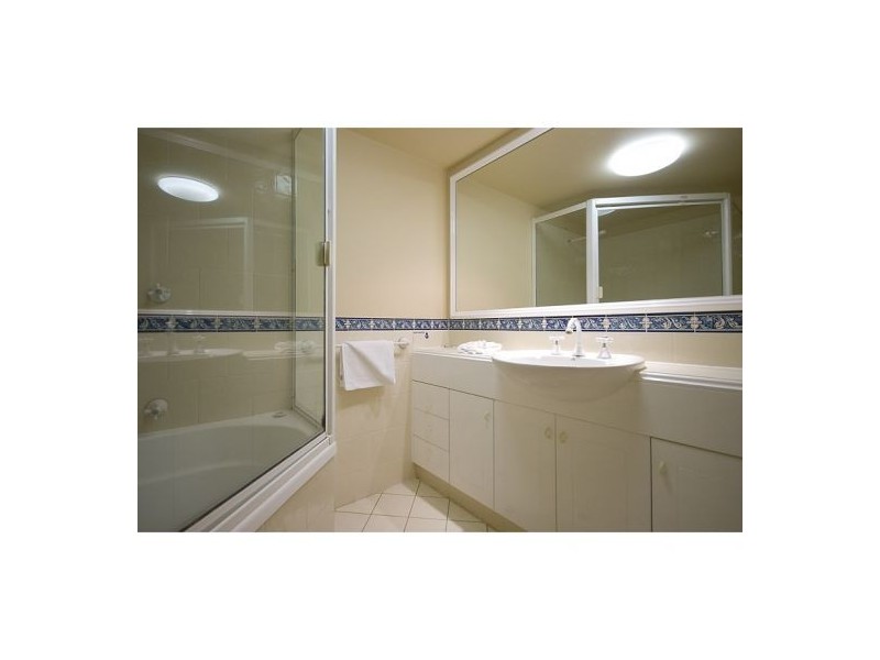 122 Old Burleigh Road, Broadbeach QLD 4218