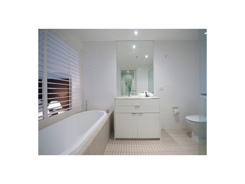 Broadbeach QLD 4218