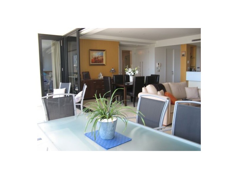 702/4 albert ave, Broadbeach QLD 4218