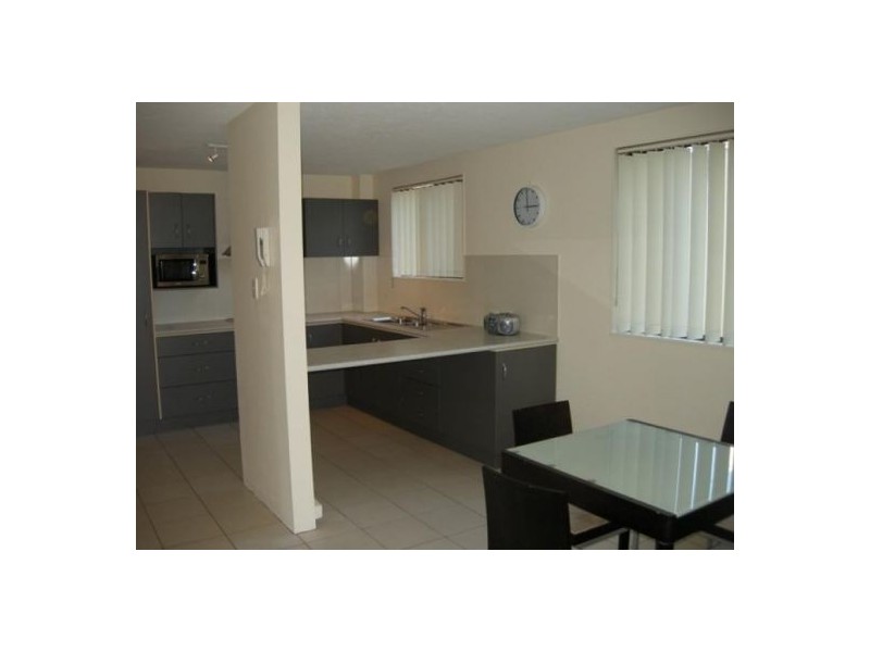 16 Rosewood Avenue, Broadbeach QLD 4218