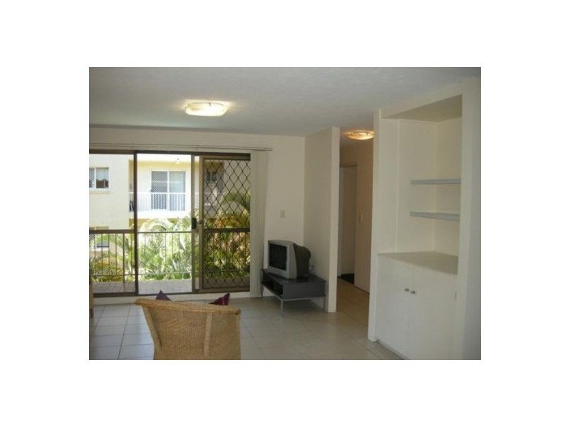 16 Rosewood Avenue, Broadbeach QLD 4218