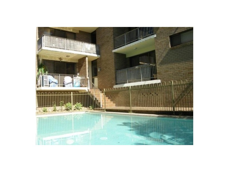 16 Rosewood Avenue, Broadbeach QLD 4218