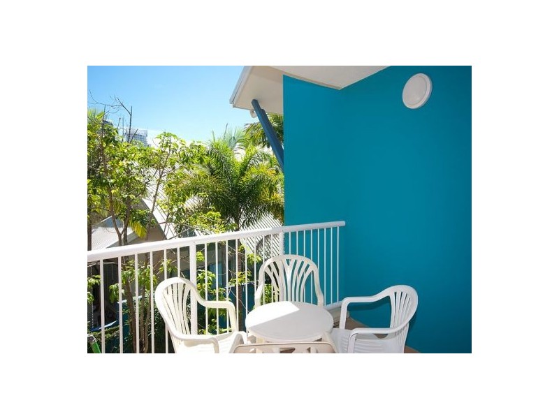 11/127 Alexander Avenue, Broadbeach QLD 4218