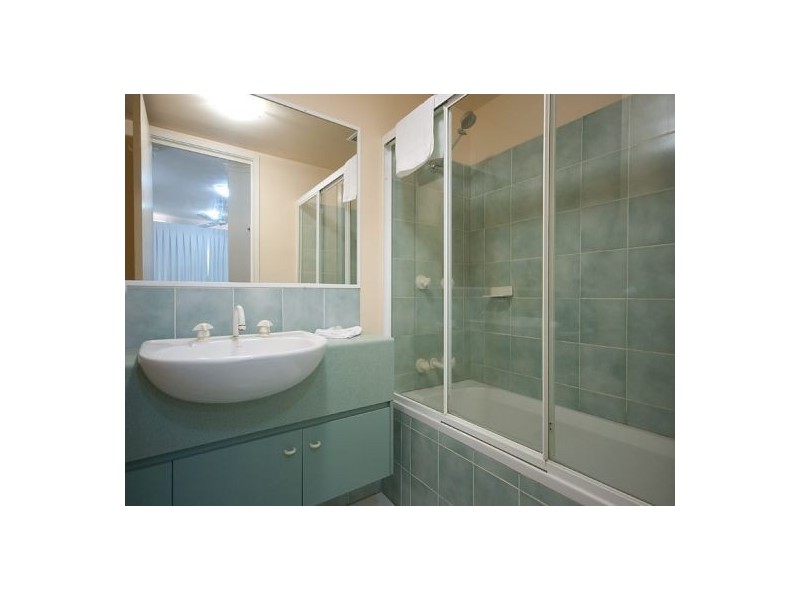 11/127 Alexander Avenue, Broadbeach QLD 4218