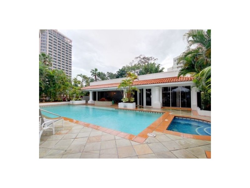 9 Beach Road, Broadbeach QLD 4218