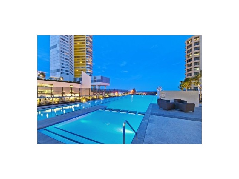 21/10 Charles Avenue, Broadbeach QLD 4218