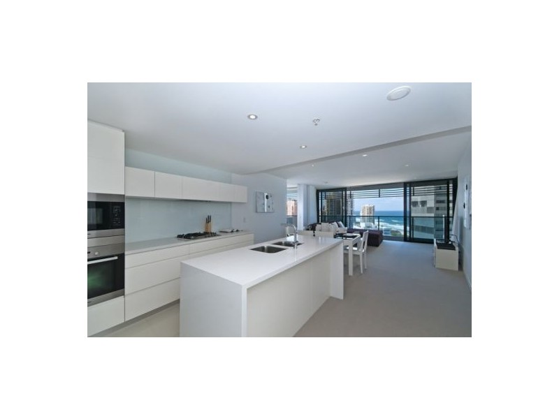 21/10 Charles Avenue, Broadbeach QLD 4218