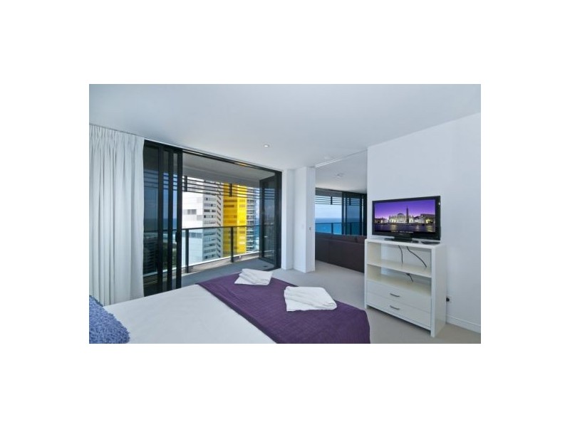 21/10 Charles Avenue, Broadbeach QLD 4218