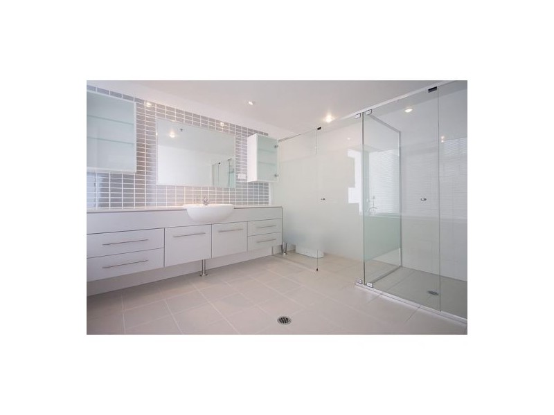 15 Nexus Towers Scarborough Street, Southport QLD 4215