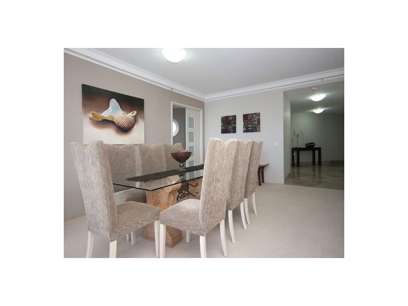 90/129 Surf Parade, Broadbeach QLD 4218