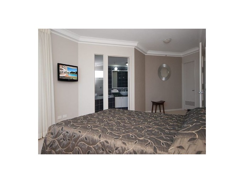 90/129 Surf Parade, Broadbeach QLD 4218