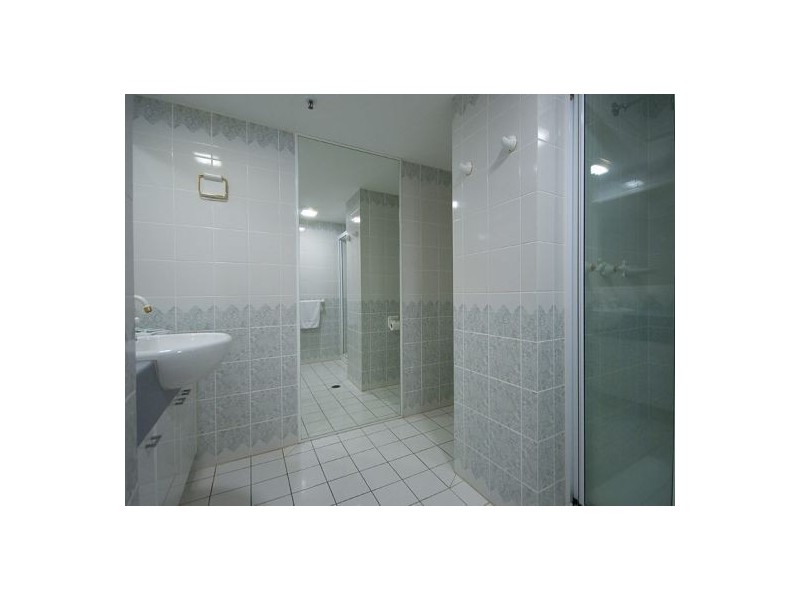 90/129 Surf Parade, Broadbeach QLD 4218