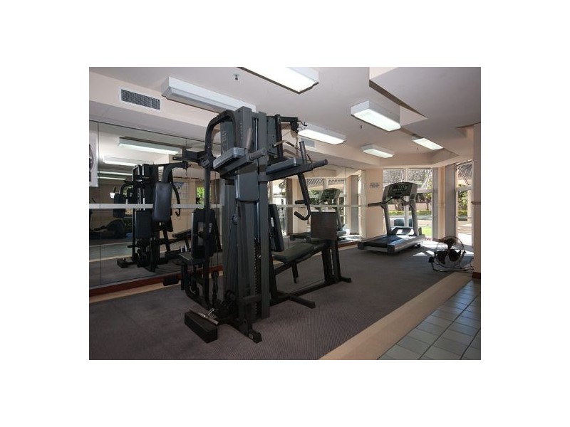 90/129 Surf Parade, Broadbeach QLD 4218