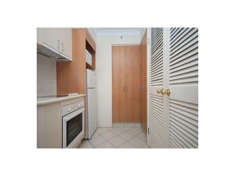 1086/2633 Gold Coast Highway, Broadbeach QLD 4218