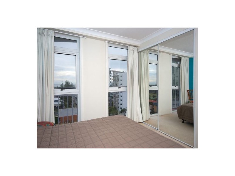 1086/2633 Gold Coast Highway, Broadbeach QLD 4218