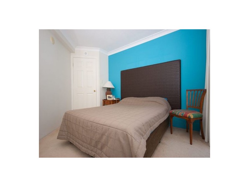 1086/2633 Gold Coast Highway, Broadbeach QLD 4218