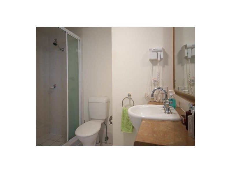 1086/2633 Gold Coast Highway, Broadbeach QLD 4218