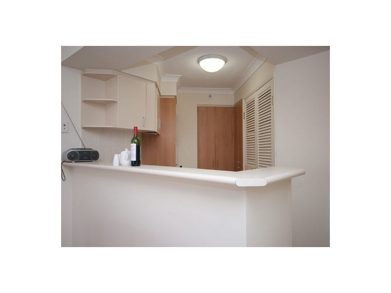 1086/2633 Gold Coast Highway, Broadbeach QLD 4218