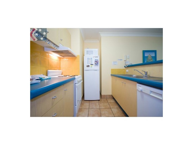 15/11 Philip Ave, Broadbeach QLD 4218