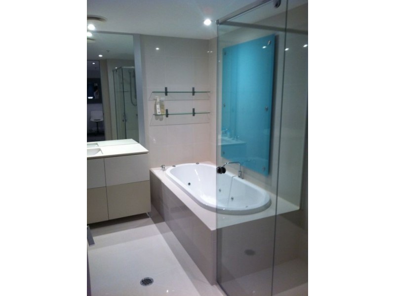 2102 9 Hamilton Ave, Surfers Paradise QLD 4217